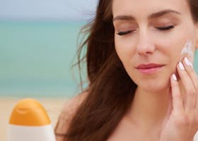 Pentingnya Pakai Sunscreen, Nggak Cuma Lindungi Kulit Dari Bahaya Sinar UV!