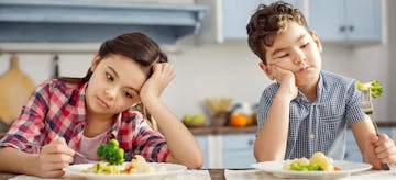Penyebab Anak Makan dengan Lambat dan Cara Menghadapinya