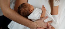 Peran Ayah ASI dalam Mendukung Ibu Menyusui Bayi