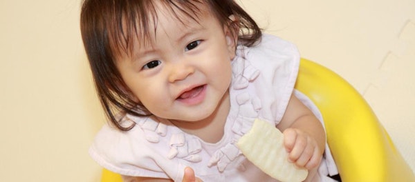 Rekomendasi 10 Rice Crackers Bayi Yang Mudah Digenggam