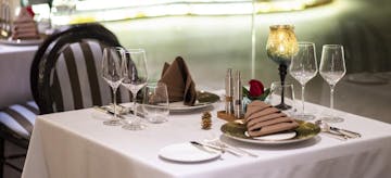 Rekomendasi Tempat Dinner Romantis Di Jakarta, Untuk Rayakan Momen Spesial