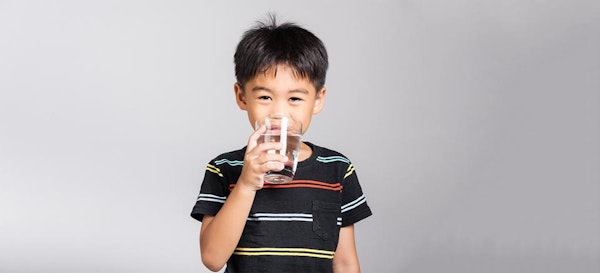 Salah Pilih Air Minum yang Bagus, Anak Bisa Berisiko Stunting!