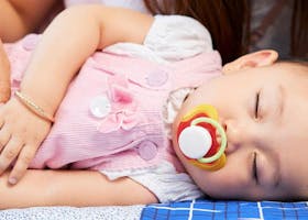 Sisi Positif dan Negatif Pemberian Empeng untuk Bayi