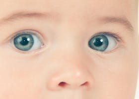 Tahapan Perkembangan Penglihatan Bayi