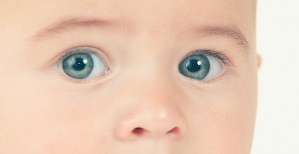 Tahapan Perkembangan Penglihatan Bayi
