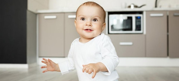 Tak Perlu Obat! 3 Cara Mudah Merangsang Pertumbuhan Gigi Bayi