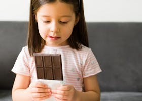 Umur Berapa Anak Boleh Makan Cokelat? Begini Kata Ahlinya!