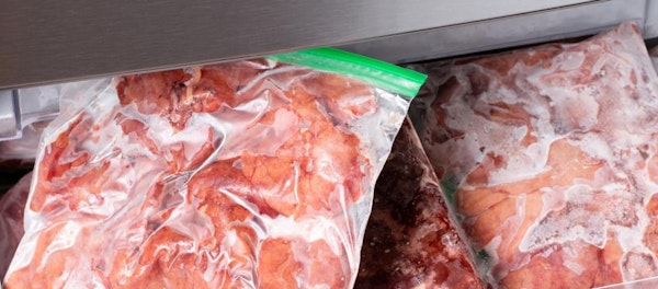 USDA: Cara Mencairkan Daging Beku Tidak Boleh Direndam Air Panas!